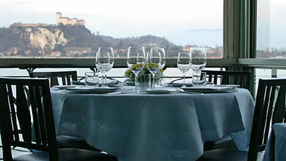 Toller Blick von der Terrasse der Taverna del Pittore in Arona