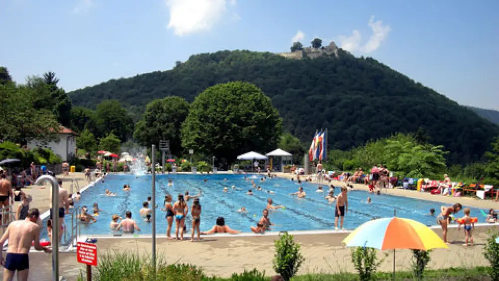 Blick aufs Höhenfreibad Bad Urach