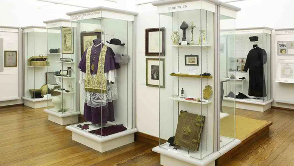 Ein Ausstellungsraum im Sebastian-Kneipp-Museum in Bad Wörishofen