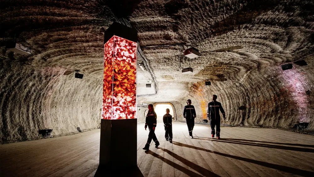 Magischer Salzraum im Salzbergwerk