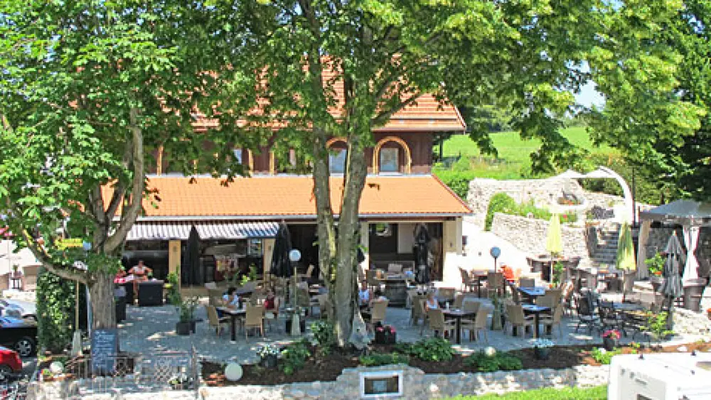 Die Terrasse des Seehäusls am Chiemsee