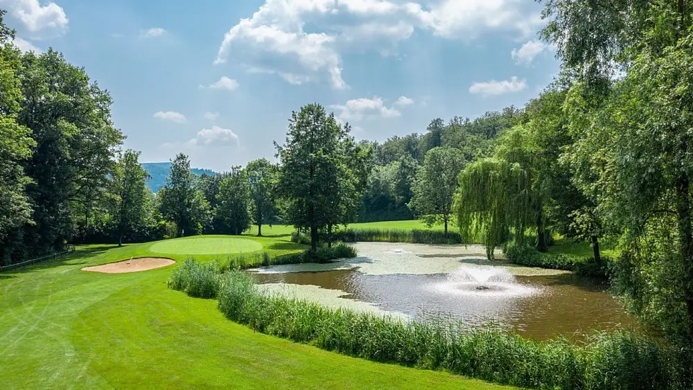 See in der Golfanlage Hohenstaufen