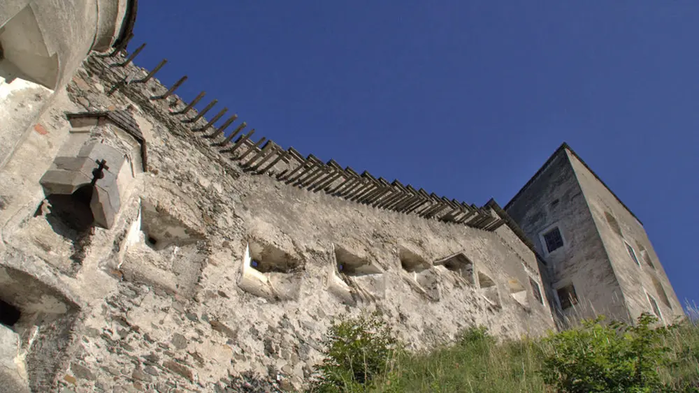 Burgmauer von Burg Heinfels