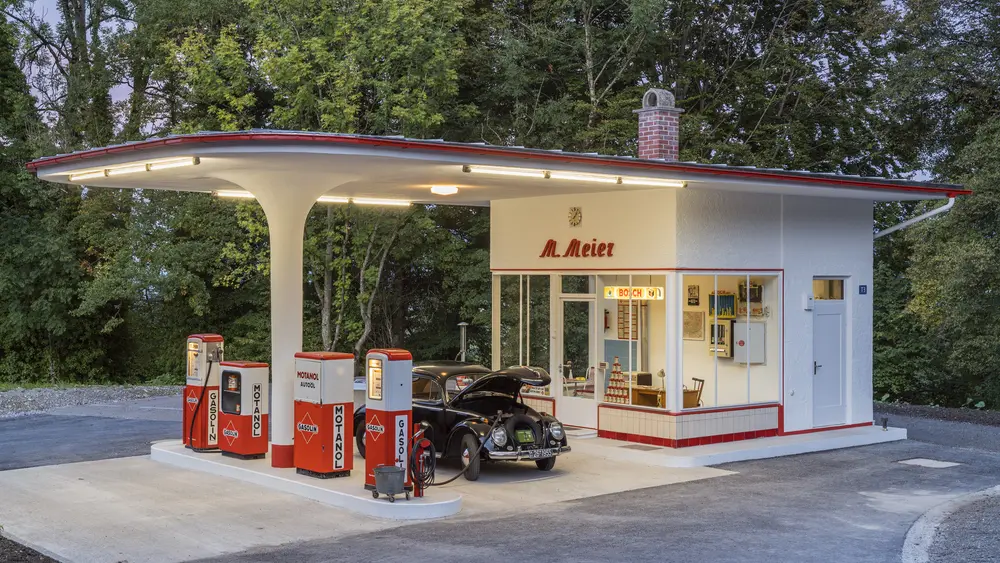 Tankstelle aus der Vergangenheit im Freilichtmuseum Glentleiten