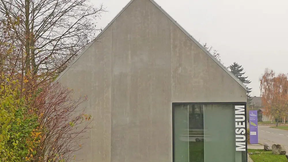 Außenansicht des Museums St. Georg auf der Reichenau im Bodensee