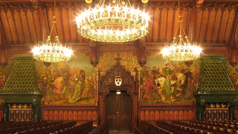 Blick in den Prunksaal des Landshuter Rathauses