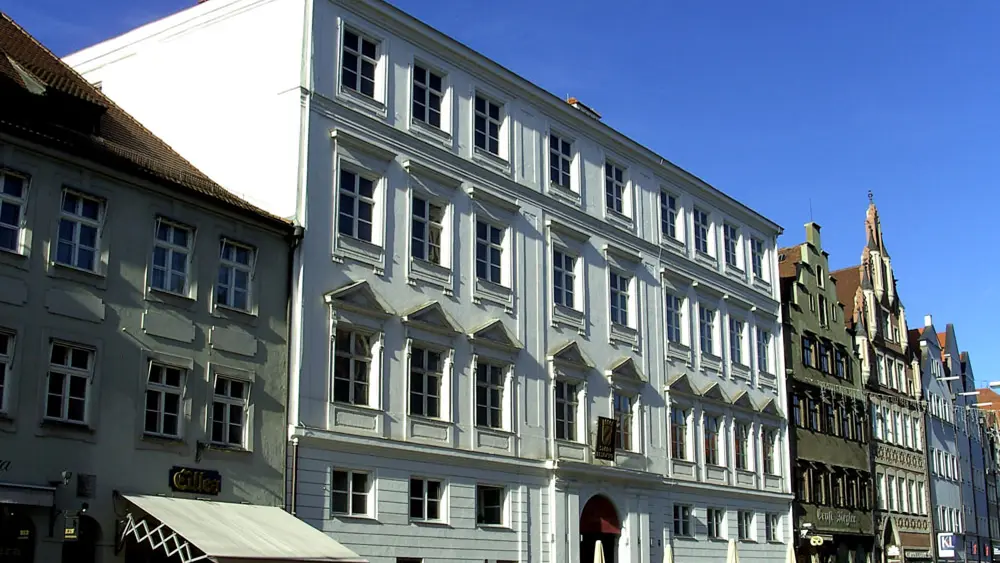 Durchgang im Innenhof der Stadtresidenz Landshut