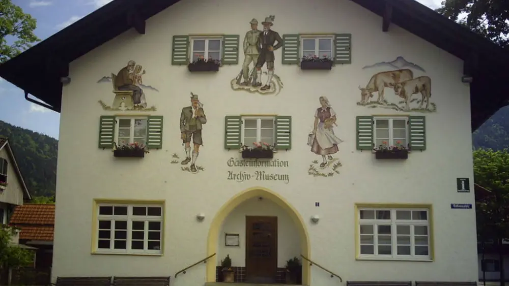 Außenansicht des Heimatmuseums in Lenggries