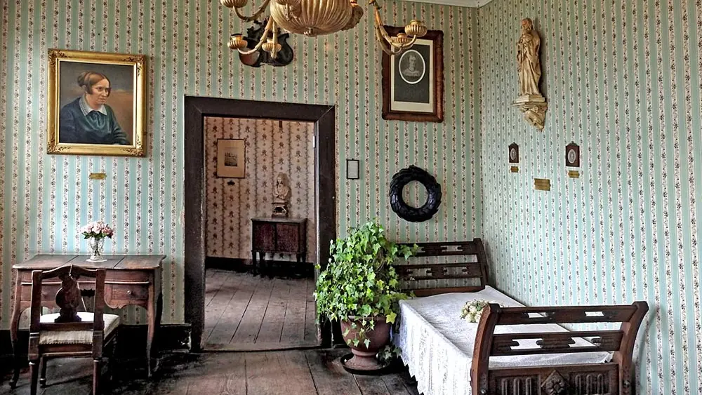 Das Sterbezimmer von Annette von Droste-Hülshoff in der Burg Meersburg am Bodensee
