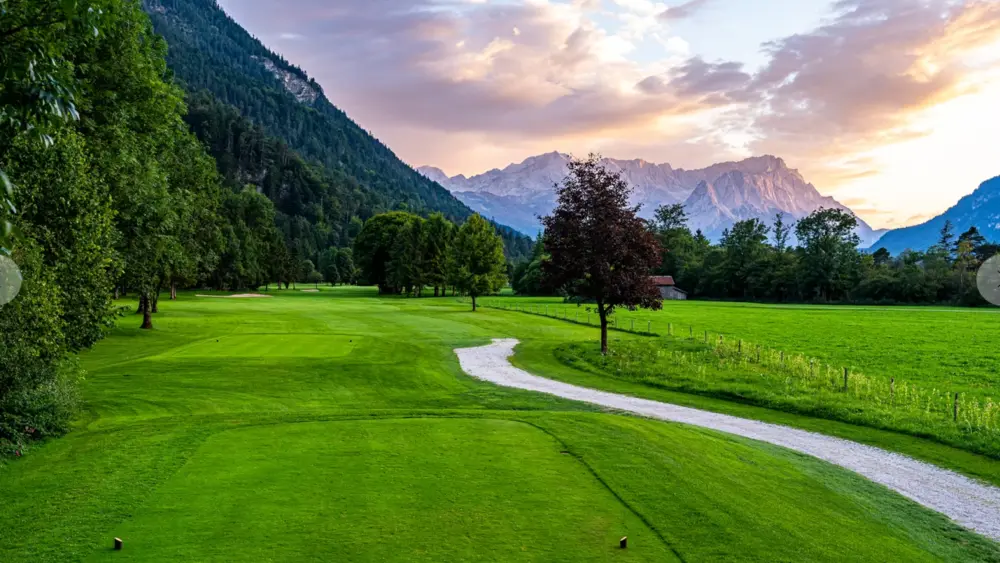 Golfclub Garmisch-Partenkirchen bei Abenddämmerung