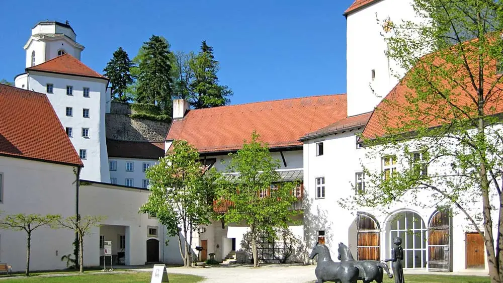 Blick in den Burghof der Veste Oberhaus bei Passau