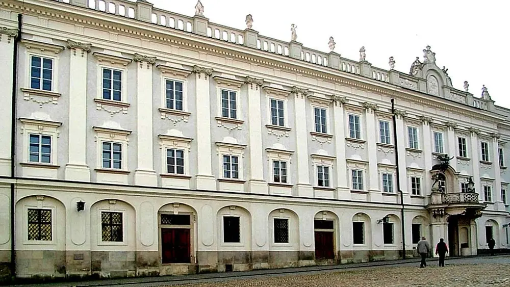 Blick auf die Fassade der Neuen Residenz Passau