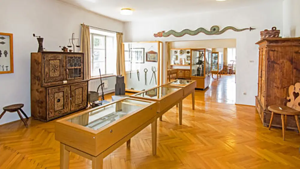 Ein Raum des Heimatmuseums in Ruhpolding