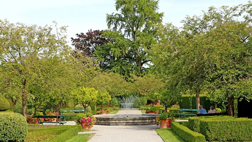 Blick in die Gartenanlage von Kloster Salem