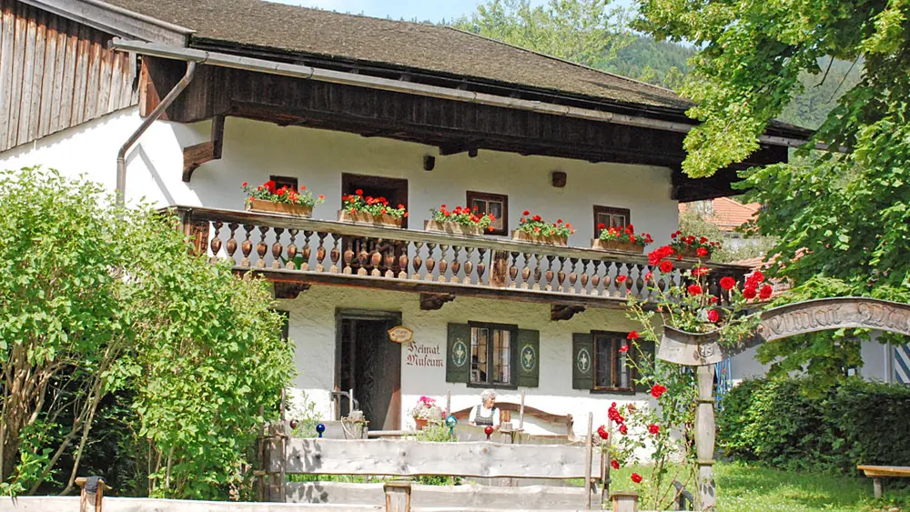 Außenansicht des Heimatmuseums Schliersee