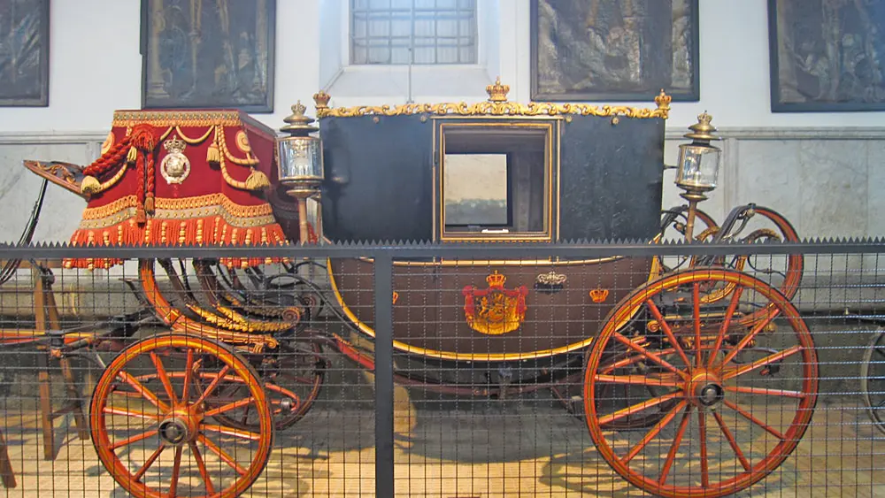 Gala-Staatskutsche der Hohenzollern im Marstallmuseum von Schloss Sigmaringen