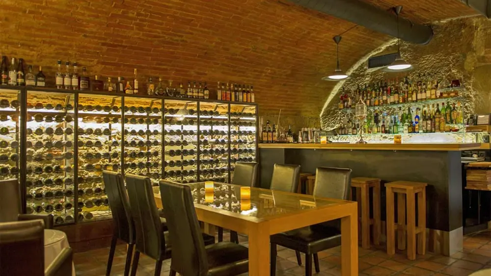 Blick zur Bar des Restaurants Wein & Sein