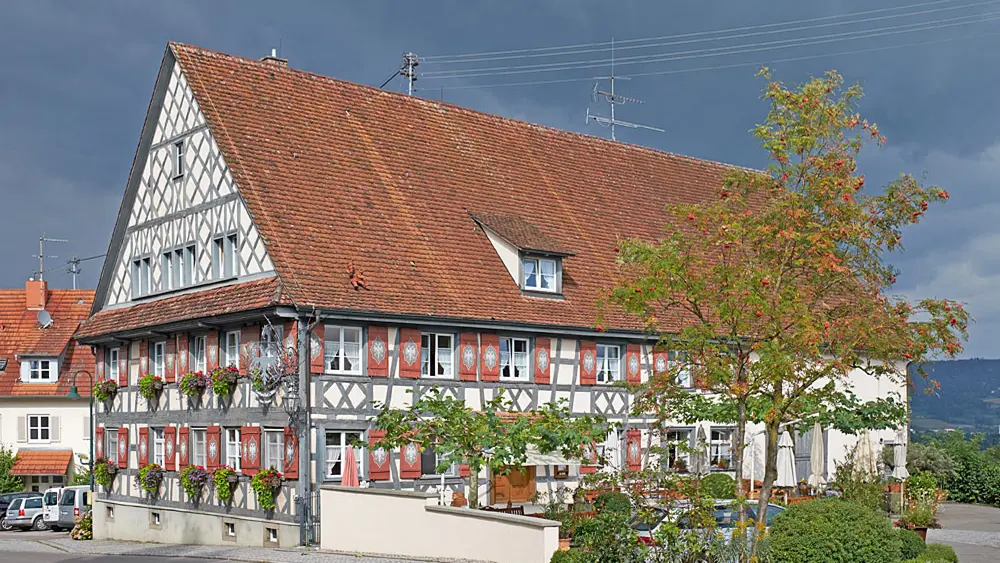 Blick auf den Landgasthof Zum Adler in Überlingen-Lippertsreute