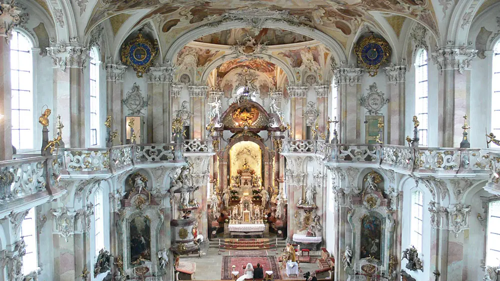 Blick von der Empore in den Innenraum der Wallfahrtskirche Birnau bei Uhldingen-Mühlhofen