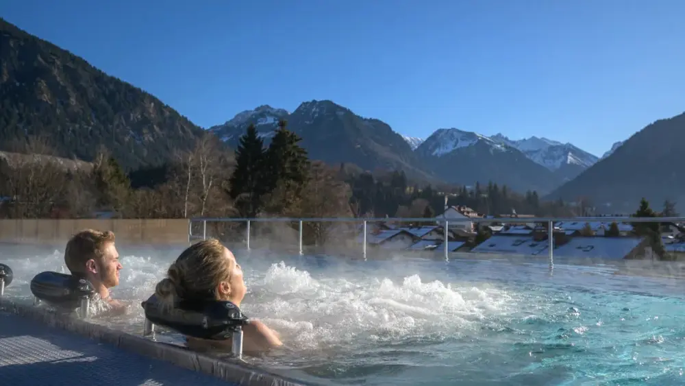 Infinity Pool in der Therme Oberstdorf