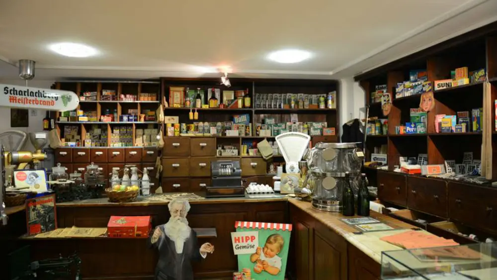 Blick in einen Ausstellungsraum des Heimatmuseums in Wolfratshausen