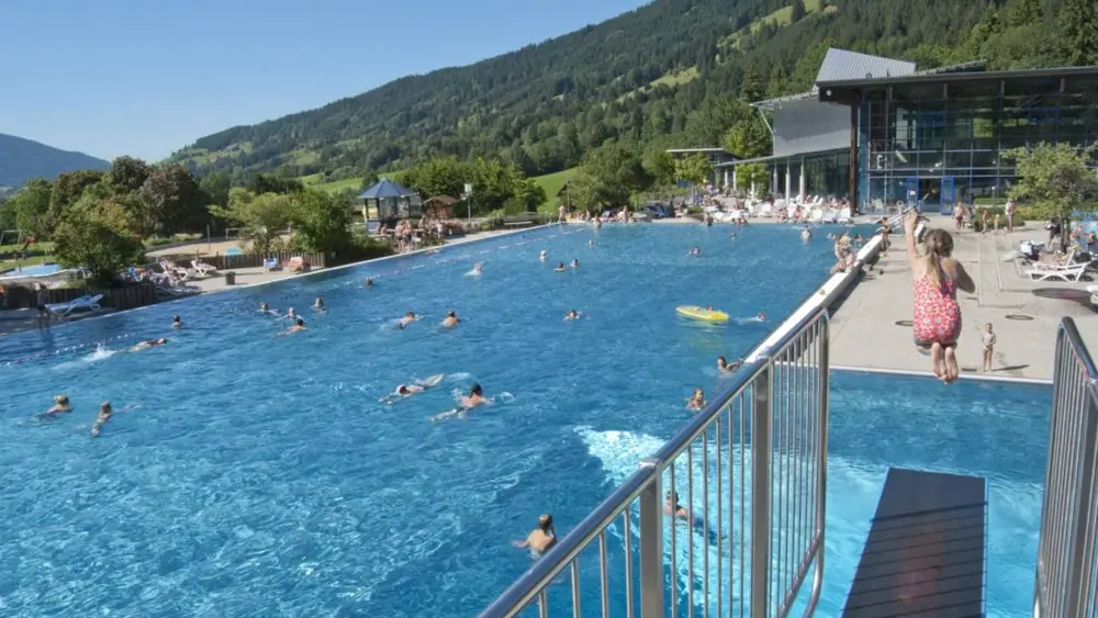 Erlebnisbad Wellenberg Sprungturm