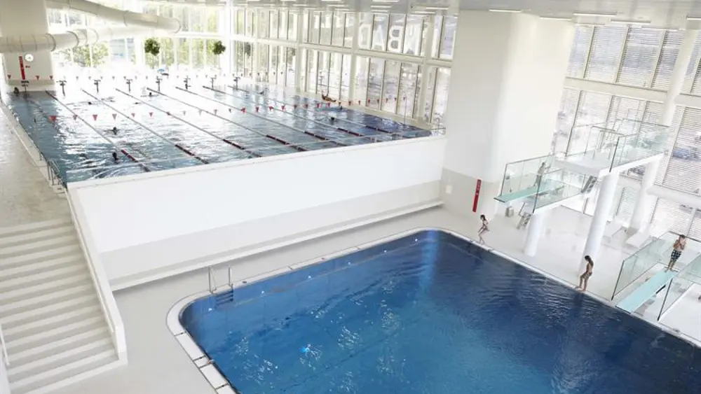 Blick in das Hallenbad Allmend in Luzern
