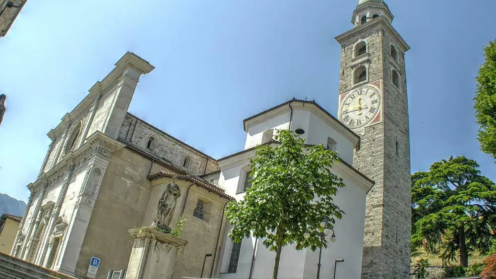 Außenansicht der Kathedrale San Lorenzo in Lugano