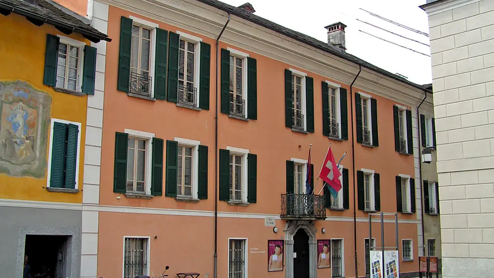Außenansicht der Casa Rusca mit der Pinakothek in Locarno