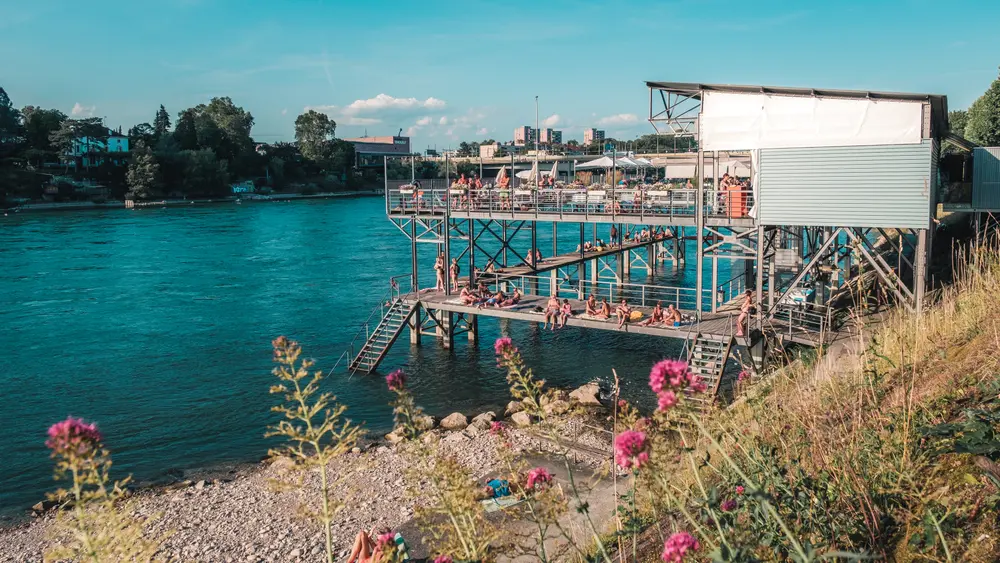 Das Rheinbad Breite, eines der beiden Jugendstil-Badehäuser am Grossbasler Rheinufer