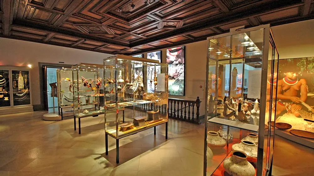 Blick in die Völkerkunde-Dauerausstellung des Historischen und Völkerkundemuseum St. Gallen