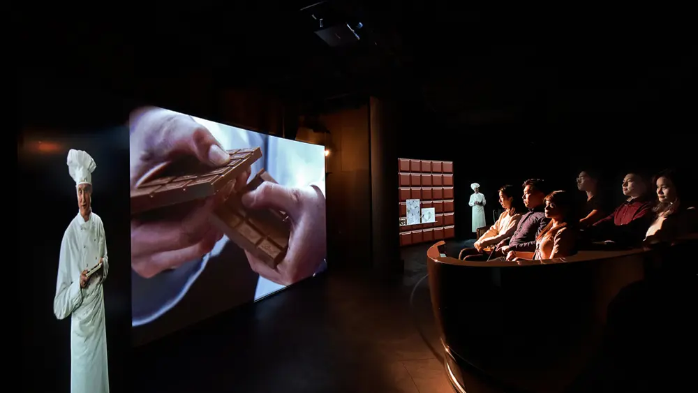 Besucher im Swiss Chocolate Adventure