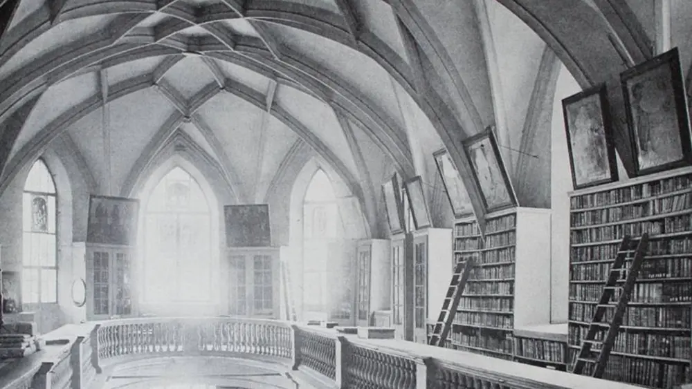 Blick in die Wasserkirche als Bibliothek vor 1917