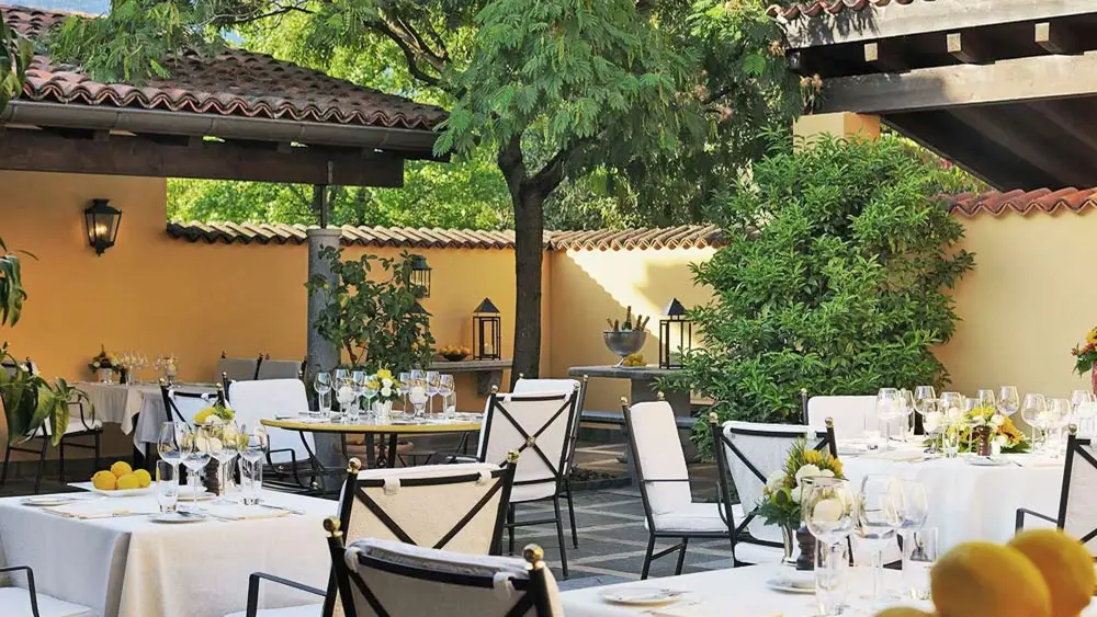 Cortile Leone, der Innenhof des Restaurants Locanda Barbarossa in Ascona