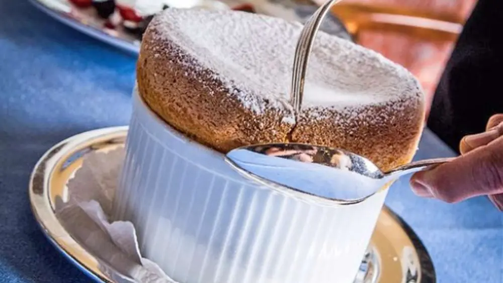 Ein Bild eines Soufflés, ein Klassiker im Restaurant Locanda Barbarossa in Ascona