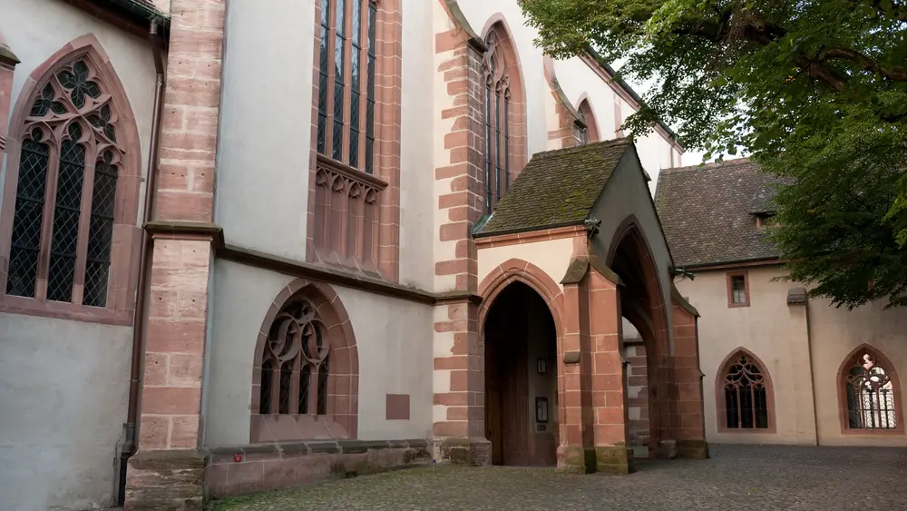 Haupteingang der St. Leonhardskirche