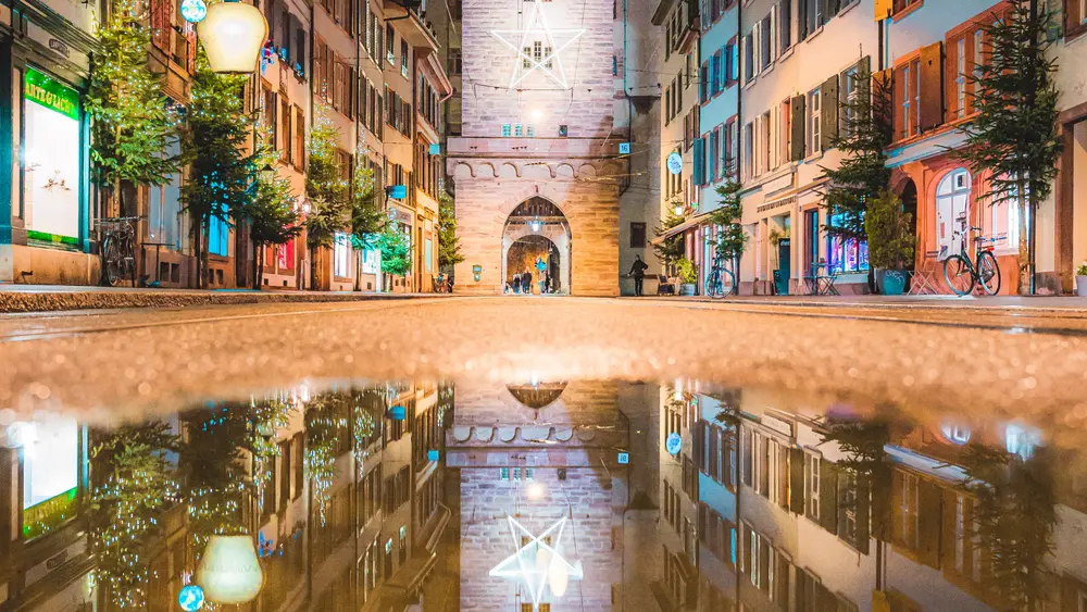 Das Spalentor bei Nacht