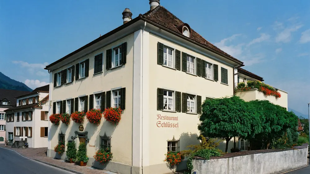 Außenansicht des Restaurants Schlüssel in Mels