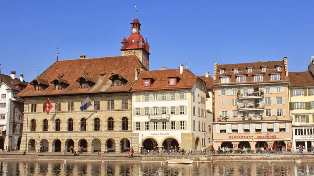 Blick auf das Rathaus von Luzern