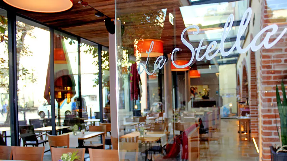 Eingang des La Stella in Salzburg