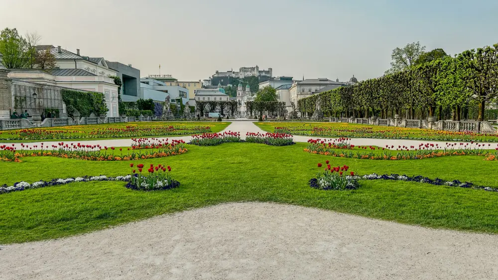 Mirabellgarten mit Blick auf Festung und Dom