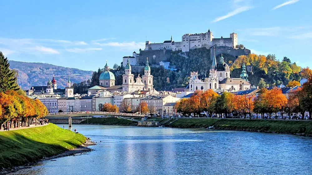 Blick auf die Altstadt Salzburgs und die Festung Hohensalzburg