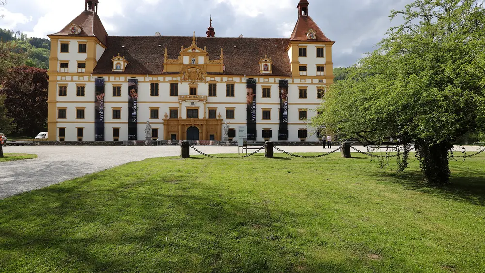 Außenansicht Schloss Eggenberg