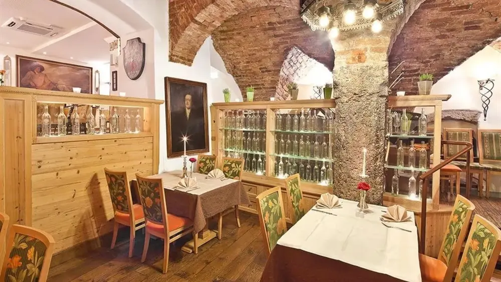 Gaststube mit Gewölbe im Goldenen Adler in Innsbruck