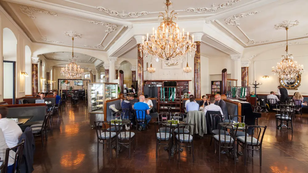 Blick in das Café Central in Innsbruck