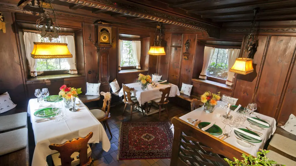 Gastraum in der Tiroler Weinstube