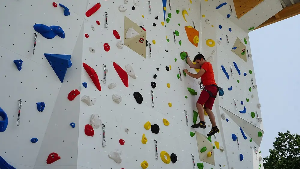 Kletterwand im Sportzentrum