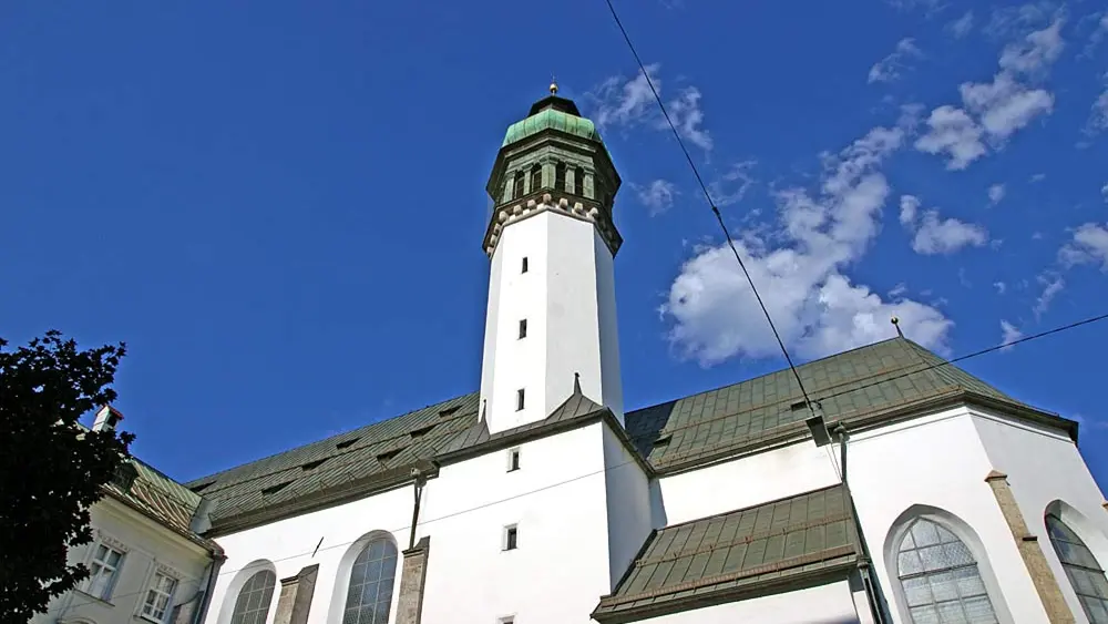 Außenansicht der Hofkirche Innsbruck