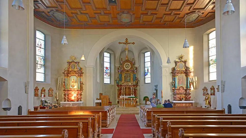 Blick in den Innenraum von Mariä Heimsuchung in Bildstein