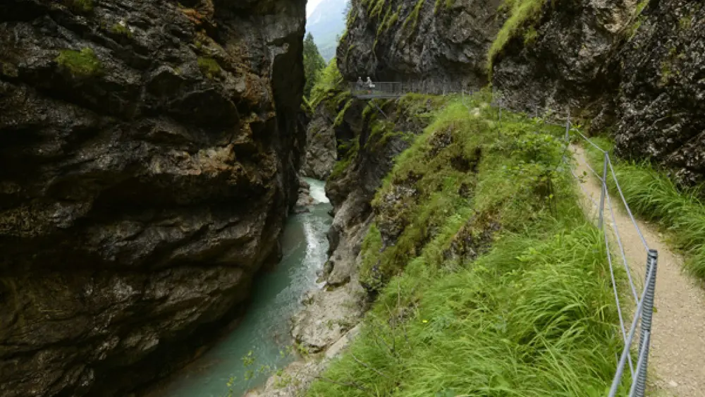 Weg durch die Tiefenbachklamm